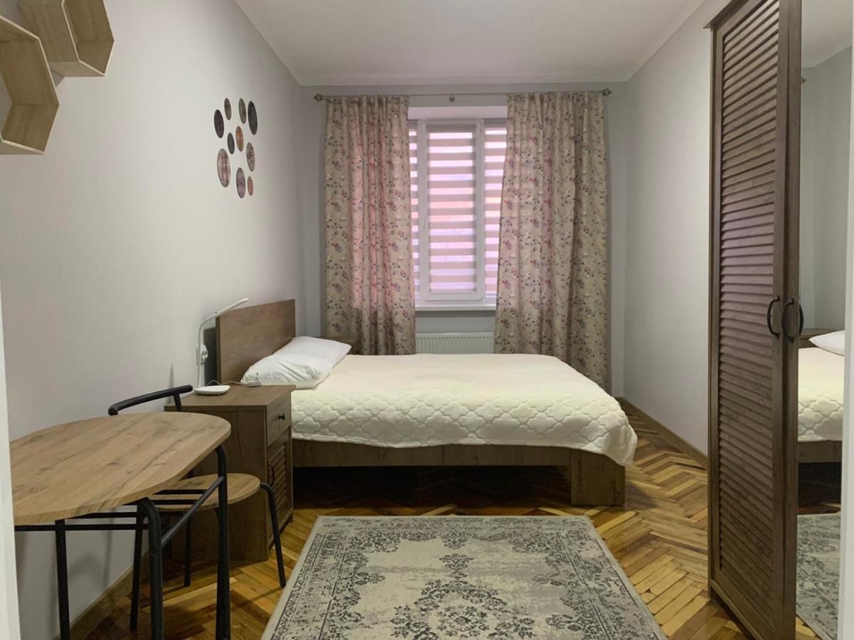 Good Rest Hostel Chemerivtsi ภายนอก รูปภาพ